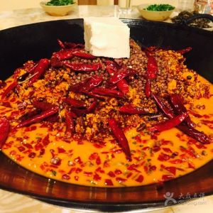 火鍋底料廠，冬季吃火鍋帶來(lái)的不止是美食也是養(yǎng)生
