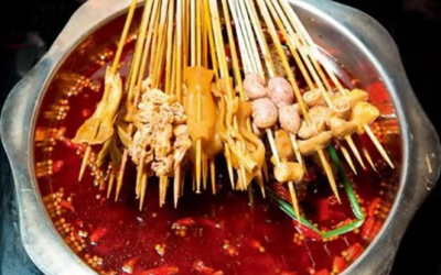 重慶串串香美味秘訣何在？批發(fā)為何重要？