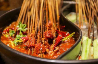 如何籌備開家受歡迎的串串香店？