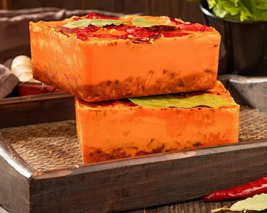 四川火鍋底料魅力何在？揭秘其獨特風(fēng)味特點