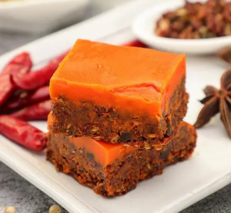 探尋火鍋風(fēng)味：紅油加工背后有何緣由？