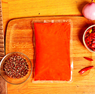 牛油紅油批發(fā)價(jià)更低，如何助您火鍋店火爆增收？