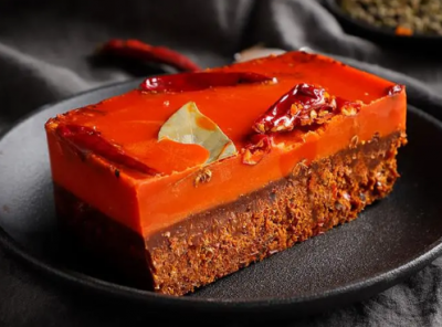 重慶老火鍋紅油底料，辣而不燥，究竟是何等滋味讓人回味無窮？