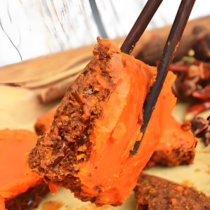 火鍋清油與牛油，風(fēng)味與營養(yǎng)究竟有何不同？