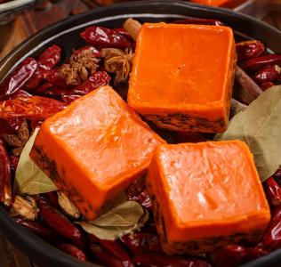 如何平衡火鍋底料貼牌的味道與營銷，雙贏策略揭秘？