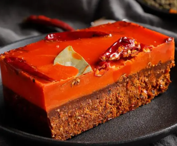 火鍋為何鐘愛紅油？加工奧秘何在？