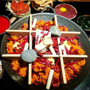 揭秘重慶火鍋底料靈魂之味，獨(dú)特秘訣何在？廠家深度解析！