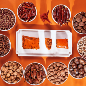 紅油在火鍋調(diào)料中為何必不可少？原因剖析